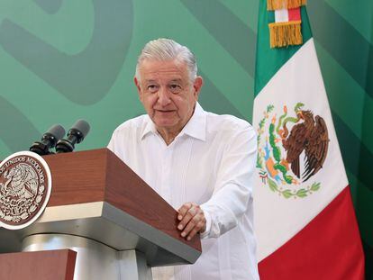 Andrés Manuel López Obrador durante su conferencia matutina de este viernes, en Veracruz.