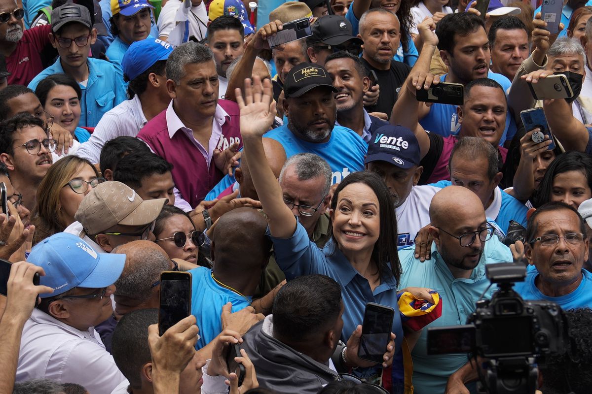 El chavismo se lanza contra la oposición e inhabilita a María Corina Machado | Internacional | EL PAÍS