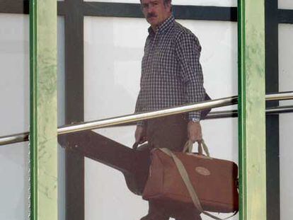 El abogado Fernando del Valle, detenido en la Operación Ballena Blanca, al salir de prisión en 2005.
