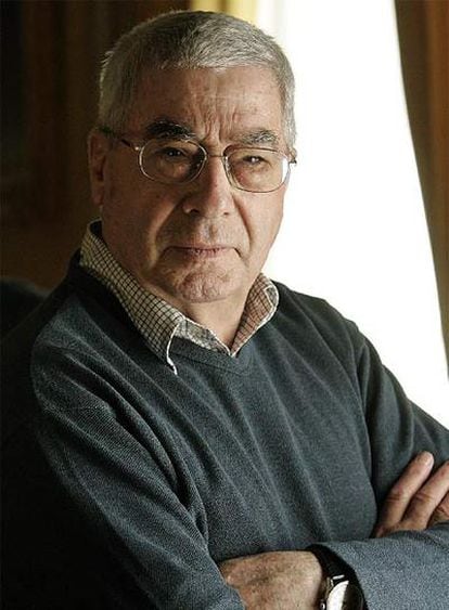 Rafael Azcona, autor de la novela <i>Los ilusos.</i>