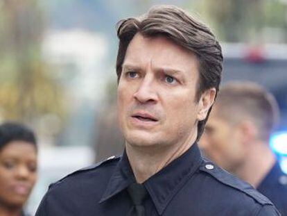 El actor de  Castle  produce y protagoniza  The Rookie , donde da vida a un hombre en la crisis de los cuarenta que quiere ser policía
