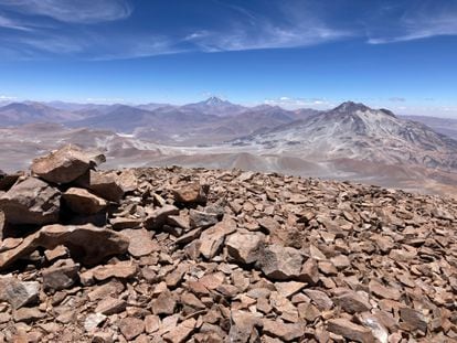 The desolate landscape at the summit of the Salín volcano, 6,029 meters high.