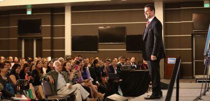 Marco Antonio Regil, durante su charla para empresarios latinos en Los Ángeles, el pasado 22 de abril.