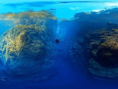 La fotografía panorámica subacuática más grande, tomada por Marcio Cabral en la Laguna Misteriosa de Mato Grosso do Sul (Brasil).