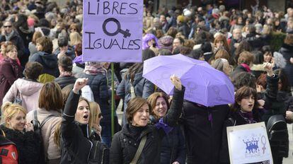 Concentraci&oacute;n durante el D&iacute;a Internacional de la Mujer, este jueves en Vitoria.