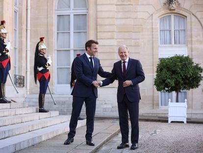 El presidente francés, Emmanuel Macron, recibía este miércoles al canciller alemán, Olaf Scholz, en el Elíseo de París.
