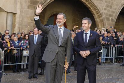 Felipe VI presidió el acto de conmemoración del 50 aniversario de la Universidad Nacional a Distancia (UNED), que ha tenido lugar a lo largo de este año y que finaliza en la localidad turolense de Alcañiz con esta muestra de artistas visuales.