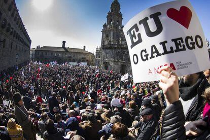 Manifestaci&oacute;n en Santiago en defensa de la ense&ntilde;anza en lengua gallega en 2015.