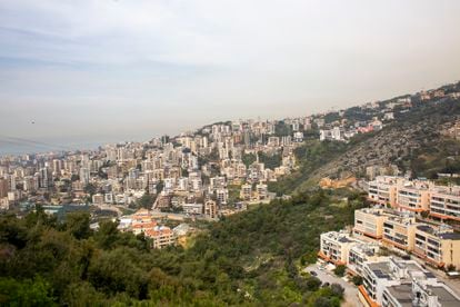 Vistas de la ciudad de Beirut desde la terraza de Faddy Faddoul. "Desde el punto de vista legal, soy refugiado palestino, pero yo me siento libanés. No conozco a nadie en Palestina, he nacido y me he criado aquí en Beirut, y mis padres también", reclama Faddoul.