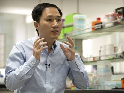 El científico He Jiankui, durante una entrevista en un laboratorio en Shenzhen, al sur de China, en 2018. 