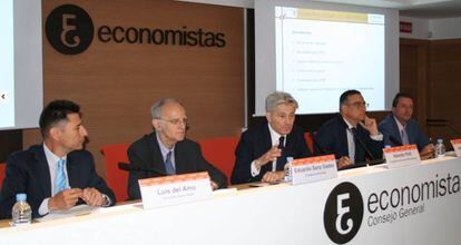 Valentí Pich y Jesús Sanmartín en la presentación del informe sobre impuesto de sociedades