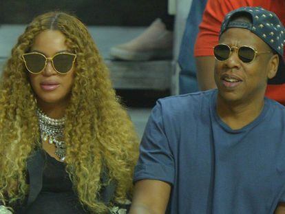 Beyonc&eacute; y Jay-Z, en un partido de Los Angles Clippers el pasado 1 de mayo.