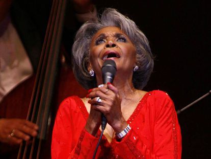 La cantante Nancy Wilson en el Carnegie Hall de Nueva York en 2007.