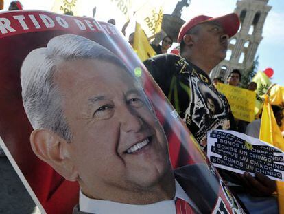 Un seguidor de L&oacute;pez Obrador, en Saltillo.