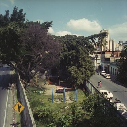 Un parque para niños clausurado a inicios de la pandemia en el vecindario San Martín el 4 de julio de 2020.