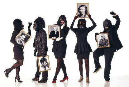 Cinco artistas de Guerrilla Girls, en una imagen para &#039;The New York Times&#039;.