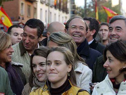 Ana Botella, Zaplana, Soraya Sáenz de Santamaría, García Escudero y Acebes, en la marcha.