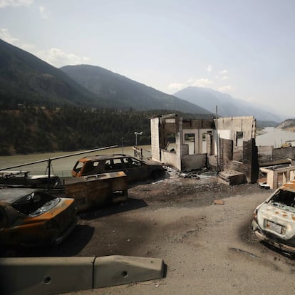 Destrucción en Lytton, en la Columbia Británica de Canadá, tras la ola de calor y los incendios que golpearon a este pueblo de 200 habitantes a finales de junio.