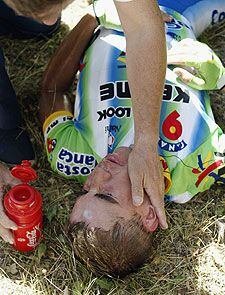 Jesús Manzano, en un desvanecimiento durante una etapa del último Tour.