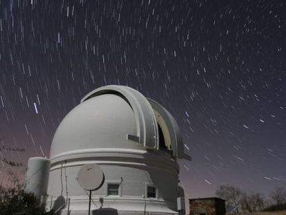 El observatorio Monte Palomar del Instituto Tecnol&oacute;gico de California, est&aacute; dotado con un telescopio de un espejo de cinco metros. 