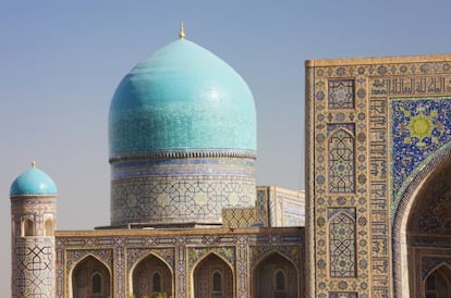 Cúpula en la plaza de Registan, en Samarcanda.