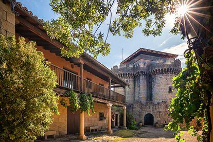 Granadilla, una antigua villa amurallada de origen feudal, es uno de los pueblos con más encanto de los que se pueden visitar en el norte de Cáceres.