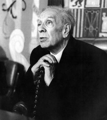 Jorge Luis Borges, en la Universidad de Barcelona en 1980.