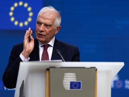 Josep Borrell, comparece ante la prensa tras la reunión del Consejo de Ministros de Asuntos Exteriores europeos en Bruselas.