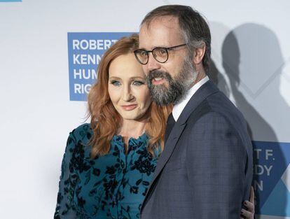 J.K. Rowling y Neil Murray en unos premios en Nueva York en diciembre de 2019.