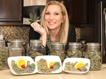 Cheryl Shuman, habla sobre el negocio de la marihuana en su casa de Beverly Hills en California.