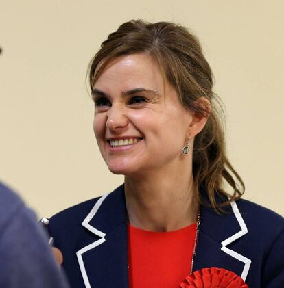 Jo Cox fue directiva de la ONG Oxfam y trabajó como asesora en causas filantrópicas como la fundación Bill y Melinda Gates