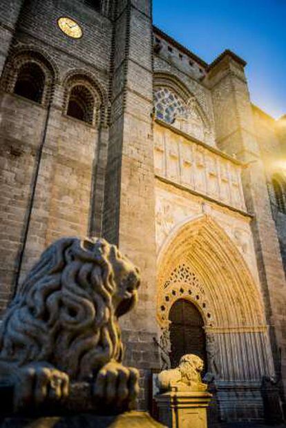 Portada de la Catedral de Ávila.