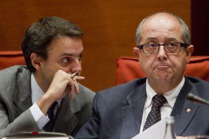 Manel Prat, director general de la Policía, junto con el consejero Felip Puig, en la comparecencia en el Parlament