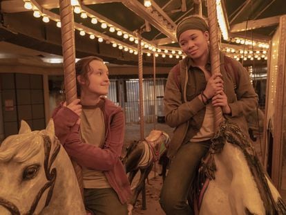 Ellie (Bella Ramsey) y Riley (Storm Reid) en el episodio 7 de 'The Last of Us', en el que conocemos la historia de amor entre las dos adolescentes.