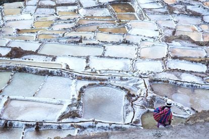 Las salinas de Maras, en el Valle Sagrado, cerca de Cuzco, siguen en explotación. Su uso se remonta a la época inca.