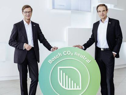 Stefan Asenkerschbaumer, director financiero de Bosch, y Volkmar Denner, presidente de Bosch.