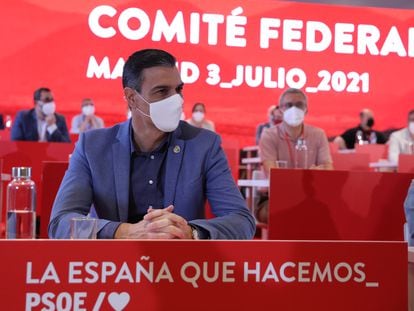 El presidente del Gobierno, Pedro Sánchez, en una reunión con los miembros del comité federal del PSOE, el 3 de julio en Madrid.