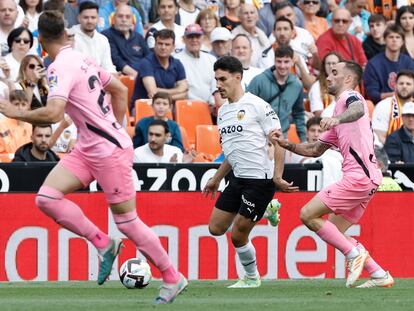 Diego López durante el partido entre el Valencia y el Espanyol, en Mestalla este domingo.