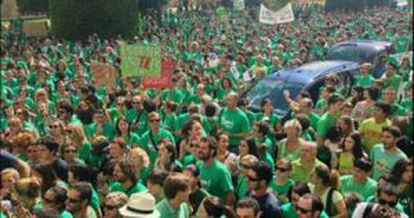 Cientos de personas se manifiestan en el inicio del curso universitario en Baleares.