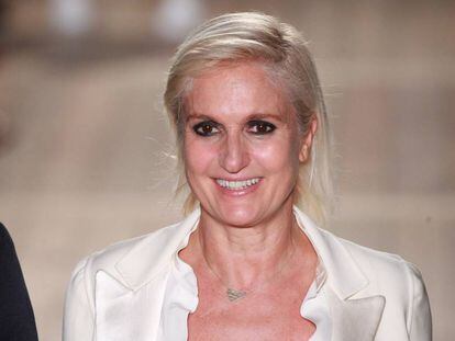 Maria Grazia Chiuri, el pasado mi&eacute;rcoles en Par&iacute;s, tras el desfile de la que ser&aacute; su &uacute;ltima colecci&oacute;n para Valentino.