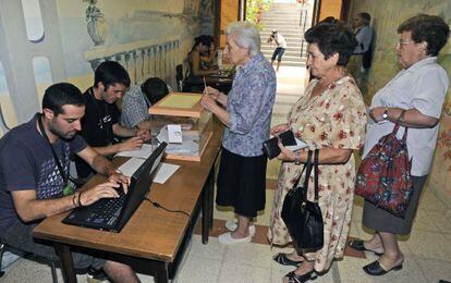 Votaci&oacute;n en Arenys de Munt en septiembre de 2009 en la consulta sobre la independencia.