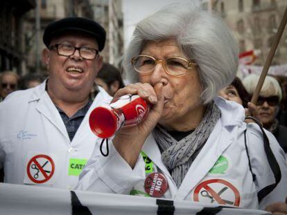 Participantes en la manifestación en defensa de la sanidad pública.