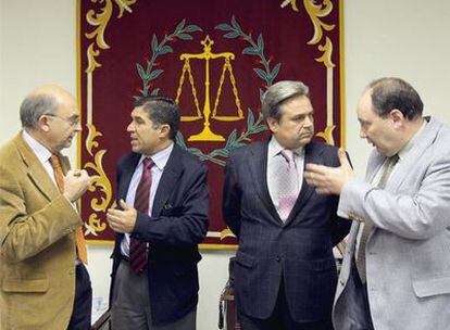 Representantes de las cuatro asociaciones judiciales, en la reunión de ayer.