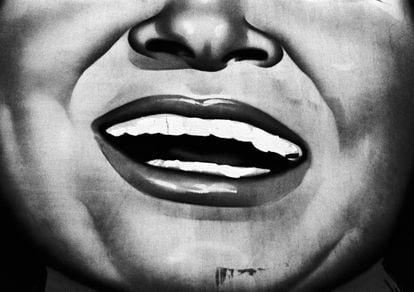 'Vedette's Mouth', photograph taken in Barcelona, ​​in 1965, belonging to the series 'Dismembering a Body'. 