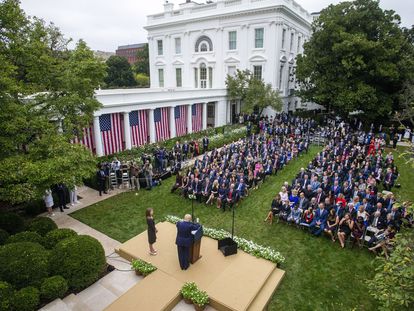 Donald Trump anuncia la nominación de la juez Amy Coney Barrett.