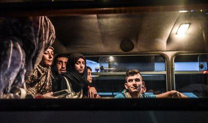 El grupo de Um Alí, en furgoneta hacia Mersin (Turquía), tras haber llegado desde Líbano.