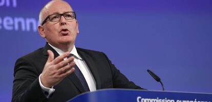 Frans Timmermans explica los detalles legales del pacto con Turquía.