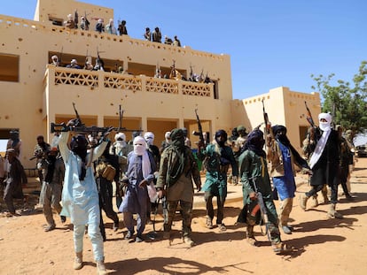 Un grupo de hombres armados en la ciudad de Menaka, entre Malí, Níger y Burkina Faso, en novembre pasado.