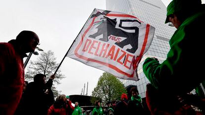 Protestas en Bruselas (Bélgica) contra el plan de franquiciar los supermercados Delhaize, el pasado 23 de abril.