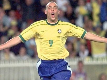 Ronaldo celebra uno de sus goles durante el Mundial de Francia de 1998. 